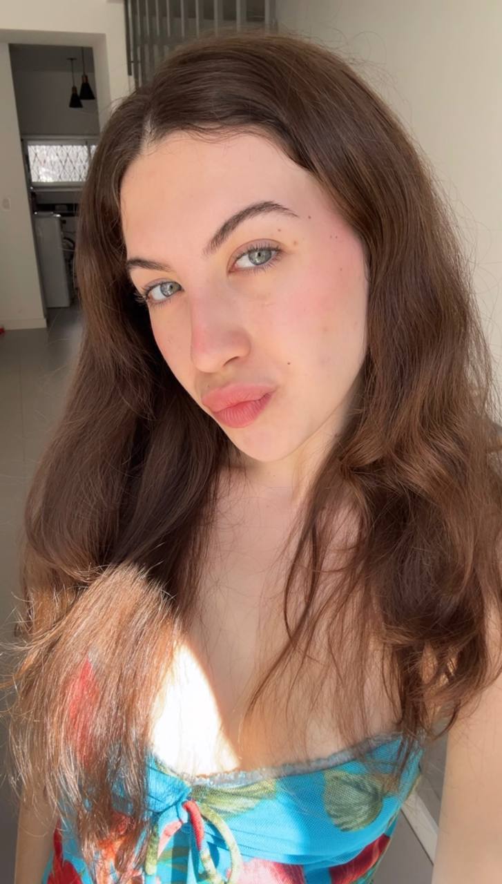 Nude girl Amber in Hanzhong