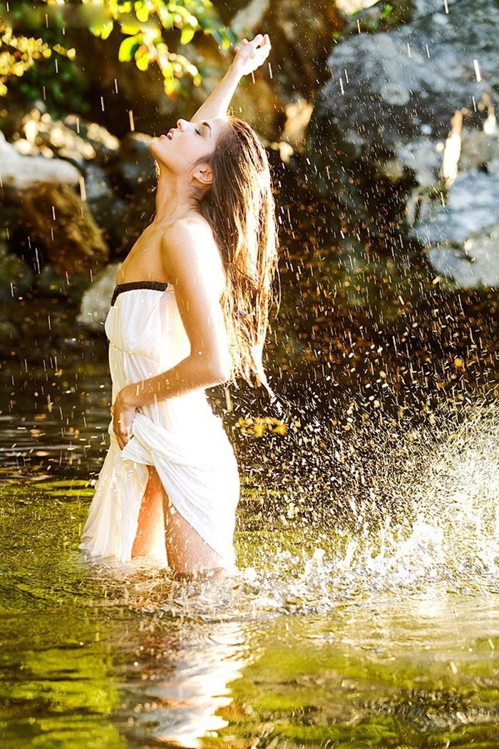 Marie Avgeropoulos in Hanzhong