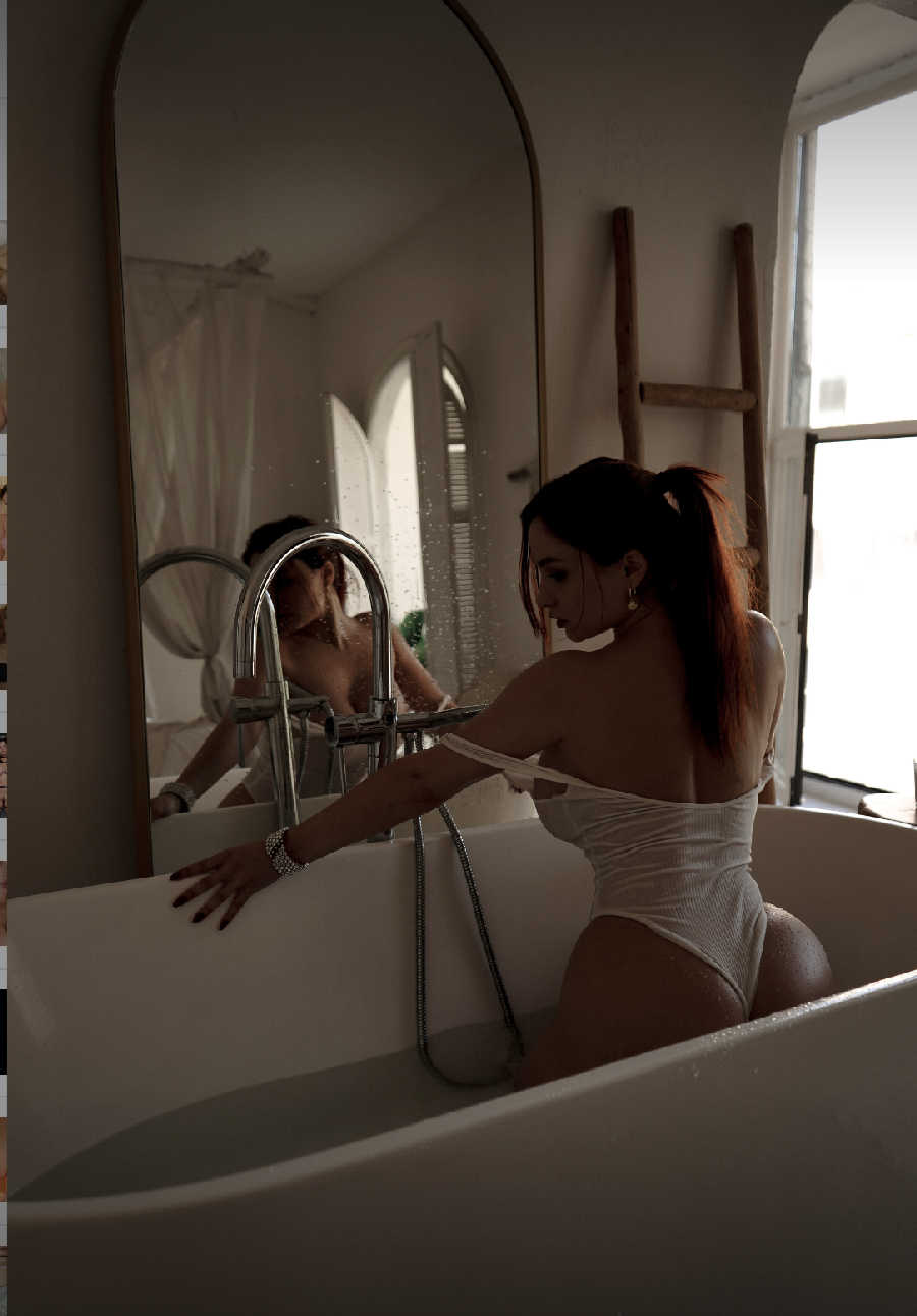 A playful frame from Miranda Faith nude — online in Hanzhong