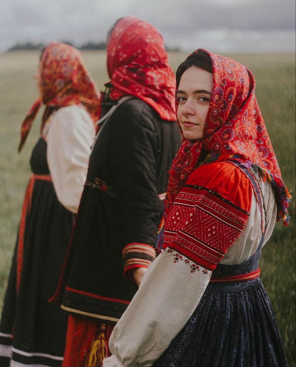 Women in Slavic costumes in Hanzhong