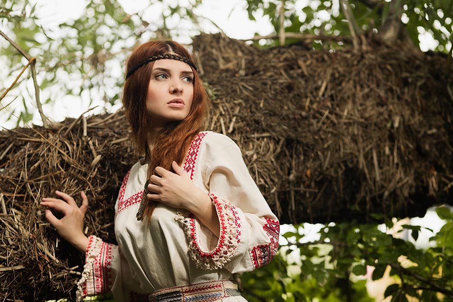 Women in Slavic costumes in Hanzhong
