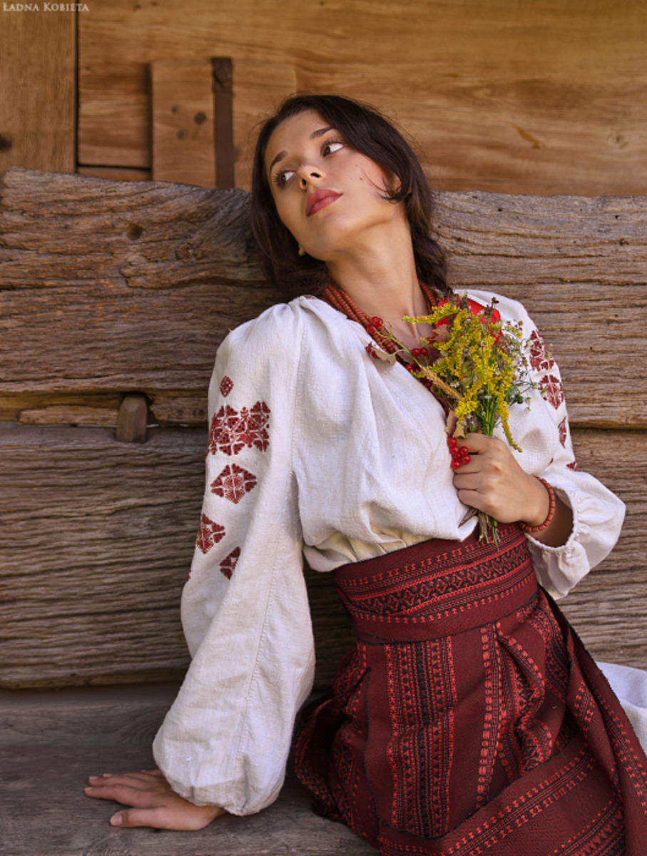 Girls in Slavic costumes in Hanzhong