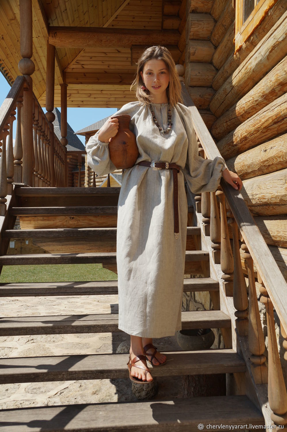 Girls in Slavic costumes in Hanzhong